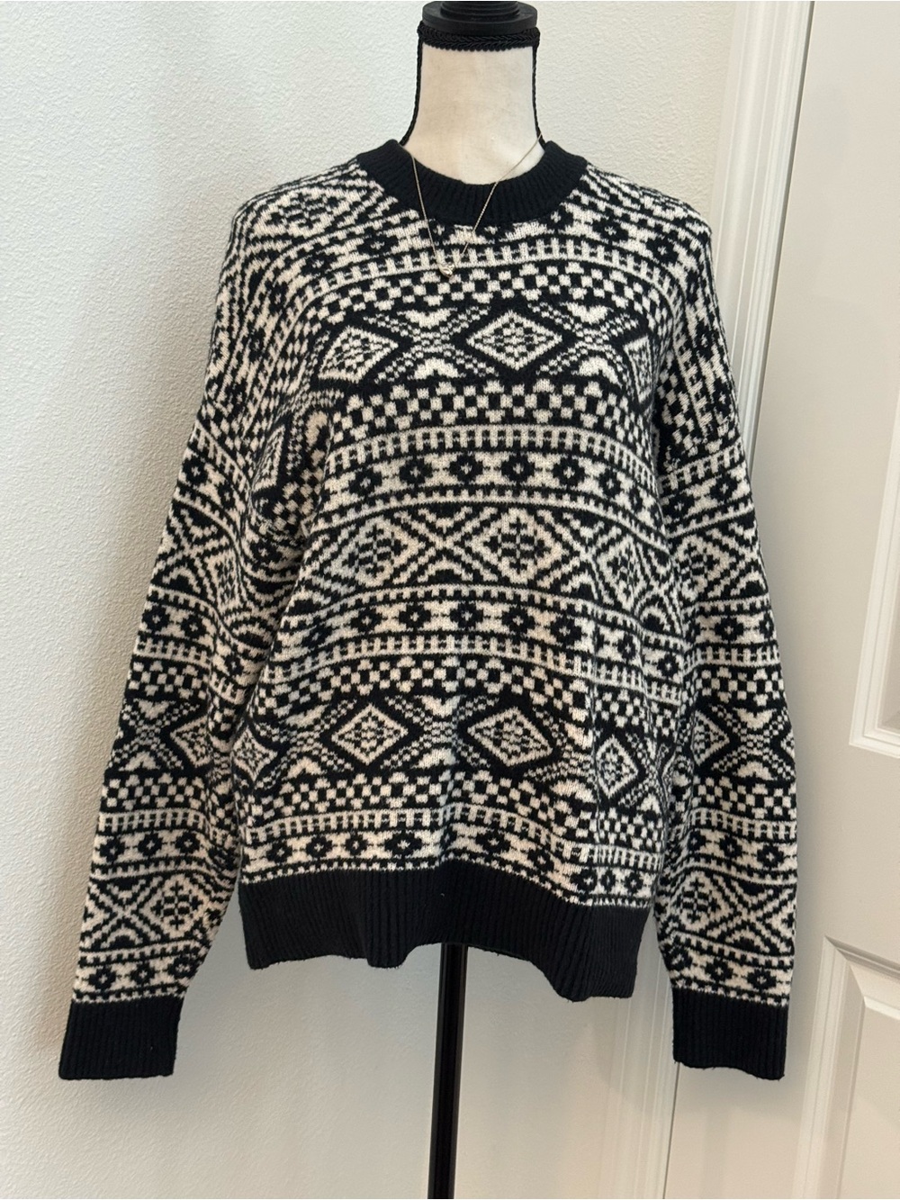 Abercrombie & Fitch Black and White Geometric Crewneck Sweater